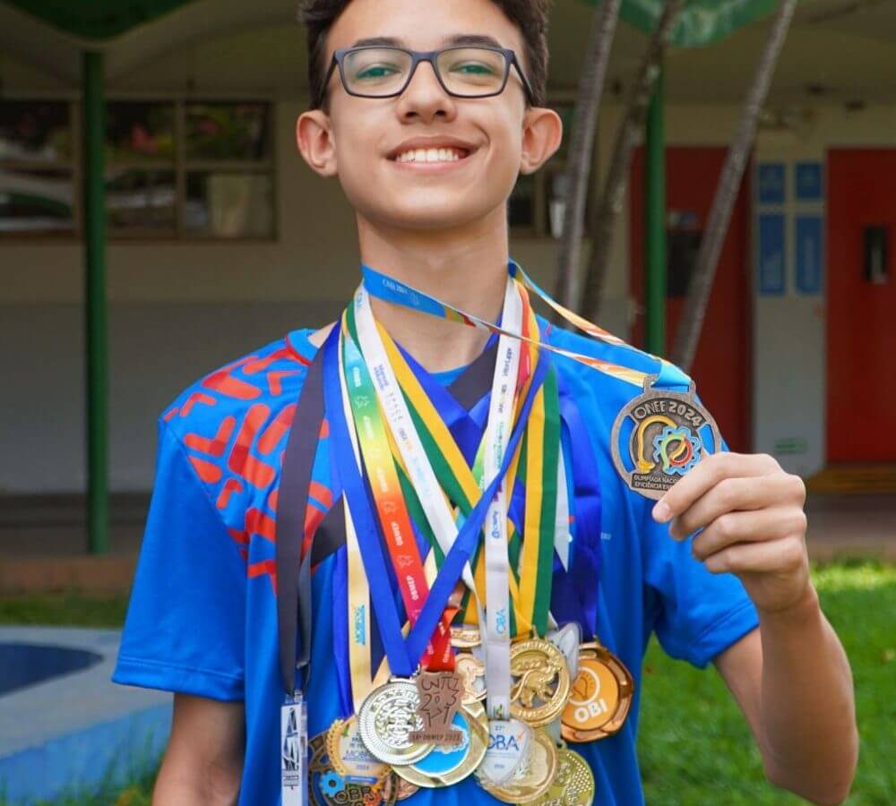 ALUNO-MEDALHISTA-r01o2mkg5dtg9y2v4nylu3zro249x6f2clv3taeax4